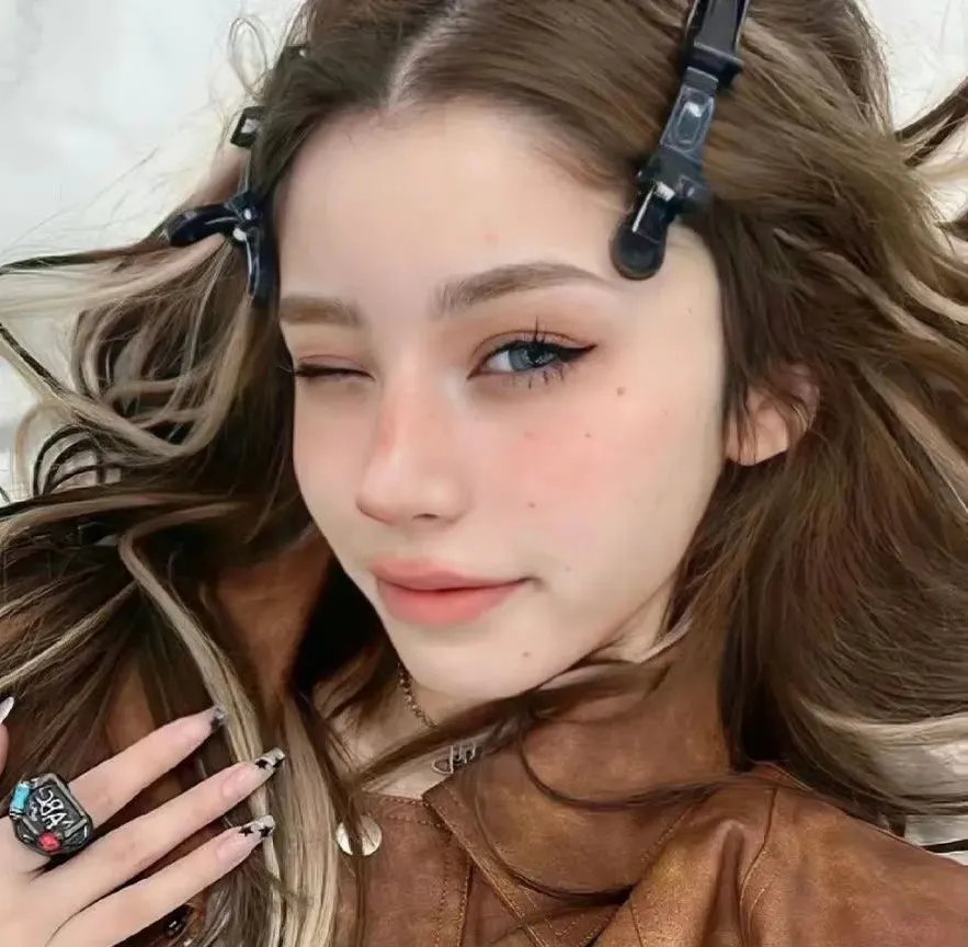 强袭魔女第二季 海报